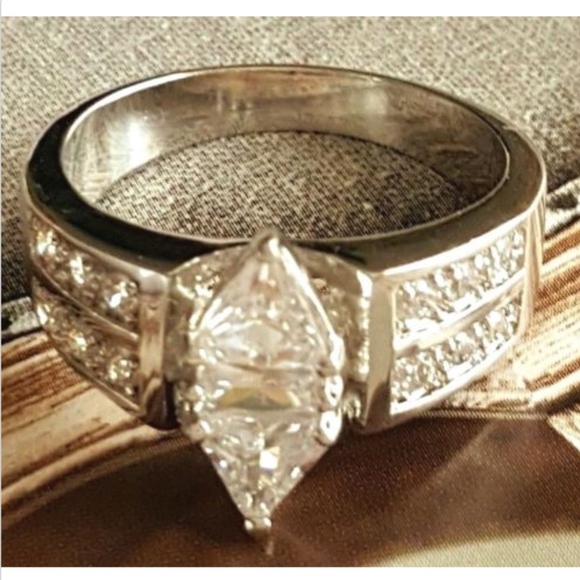 Silver Cubic Zirconia Solitaire  Ring Size 10 Marquise Cut - Picture 2 of 9